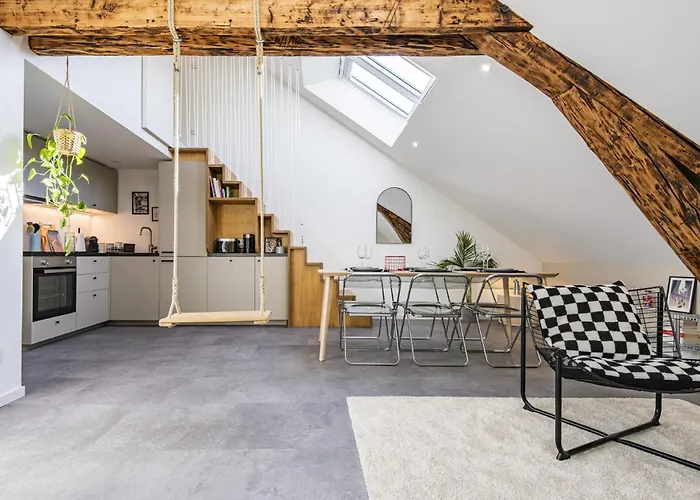 Le Sacré Perchoir De La Cathédrale Reims